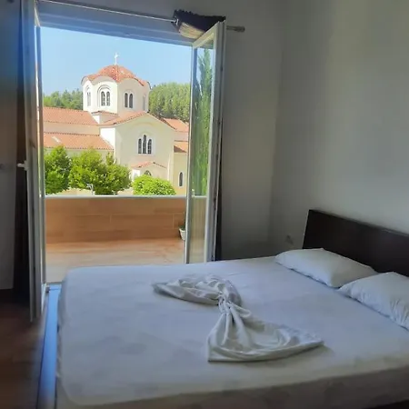 Vila Lefteria 3*